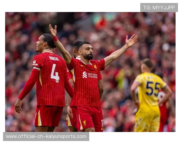 利物浦球员与球迷发生暖心互动新闻登热搜,利物浦足球新闻 利物浦球员与球迷发生暖心互动新闻登热搜,利物浦足球新闻